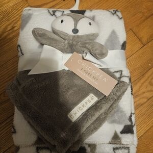 chick pea Gray and White Kids Blanket Set
